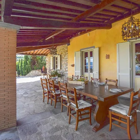 Lovely In Santo Stefano With Wifi *