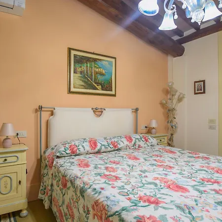 Holiday home Lovely In Santo Stefano With Wifi