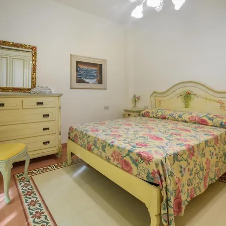 Lovely In Santo Stefano With Wifi